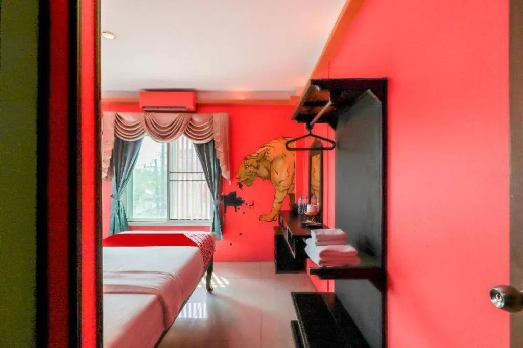 Bed in OYO 768 First Station Hotel