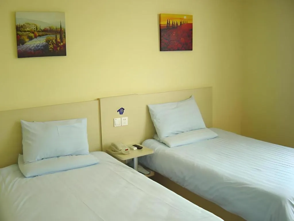 Bed in 7 Days Inn Zhenjiang Jiangsu University