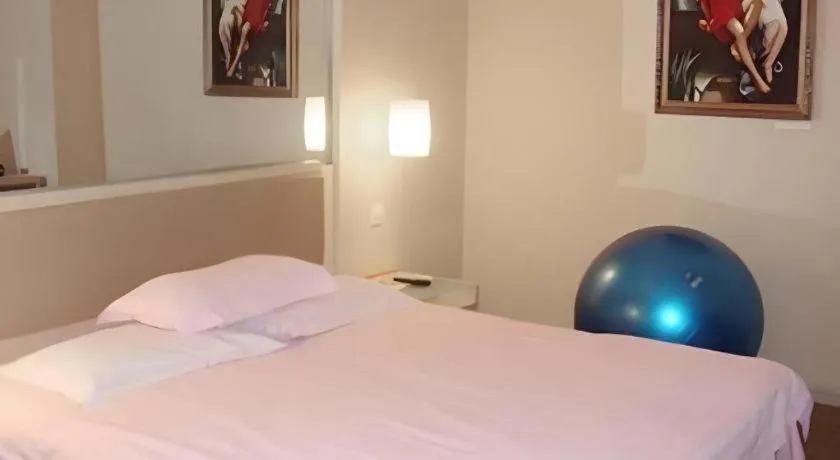 Bed in 7 Days Inn Zhenjiang Jiangsu University