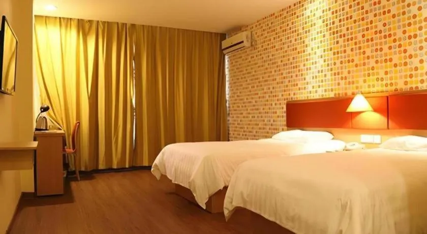 Bed in 7 Days Inn Zhenjiang Jiangsu University