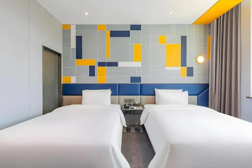 Bed in 7 Days Inn Wuhan University of Technology Mafangshan Metro Station