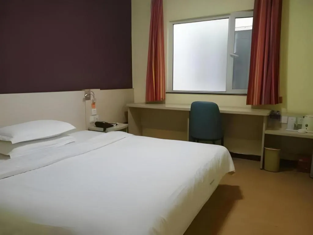 Bed in 7 Days Inn Tianjin Railway Station