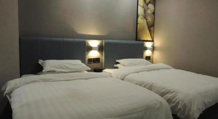 Bed in 7 Days Inn Tianjin Railway Station