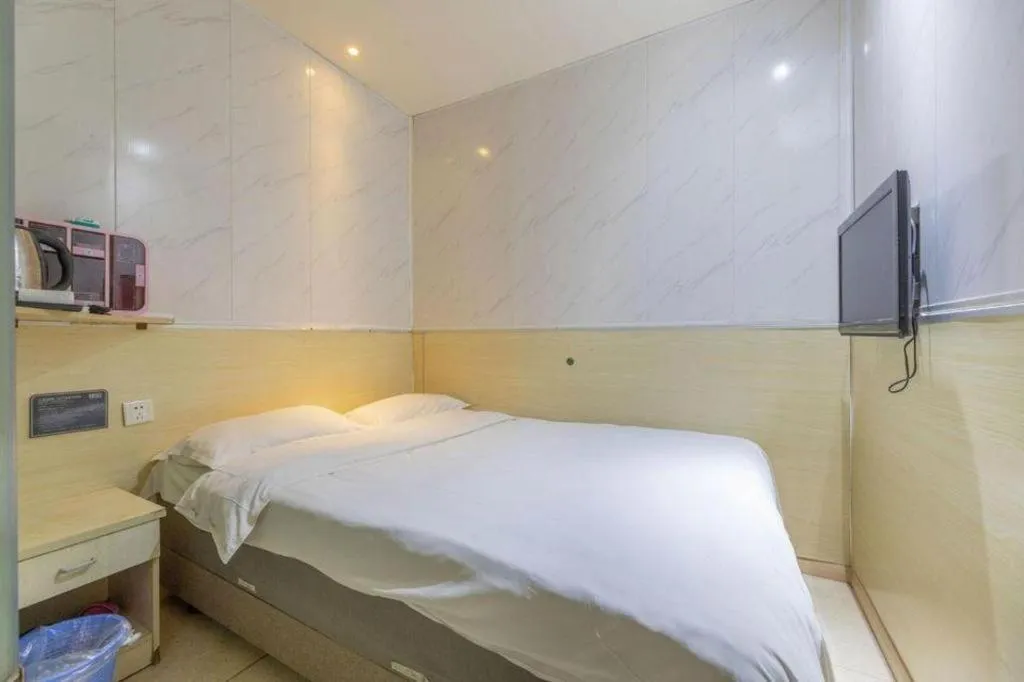 Bed in 7 Days Inn Tianjin Railway Station