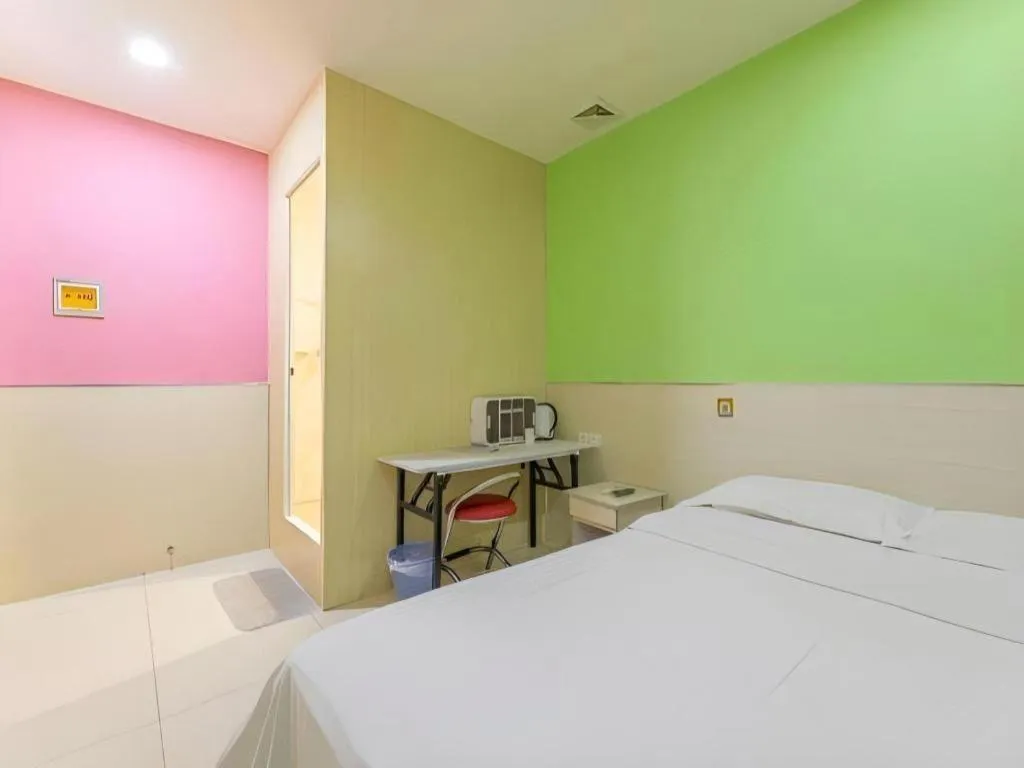 Bed in 7 Days Inn Tianjin Railway Station