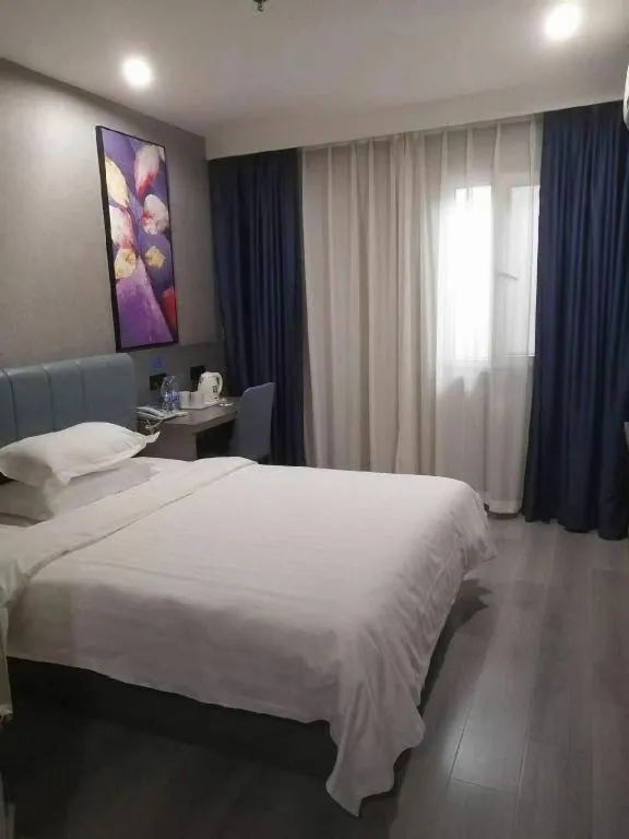 Bed in 7 Days Inn Tianjin Railway Station