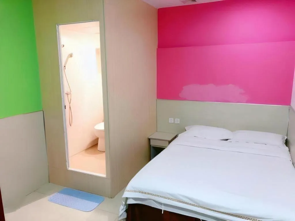 Bed in 7 Days Inn Tianjin Railway Station