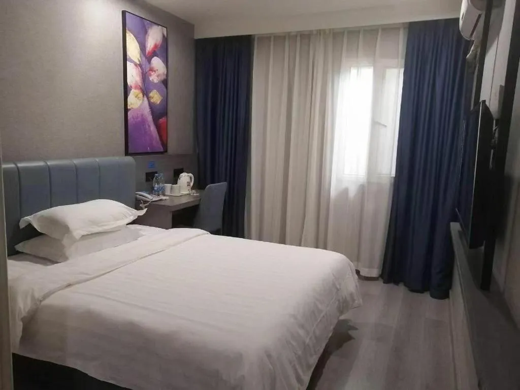 Bed in 7 Days Inn Tianjin Railway Station