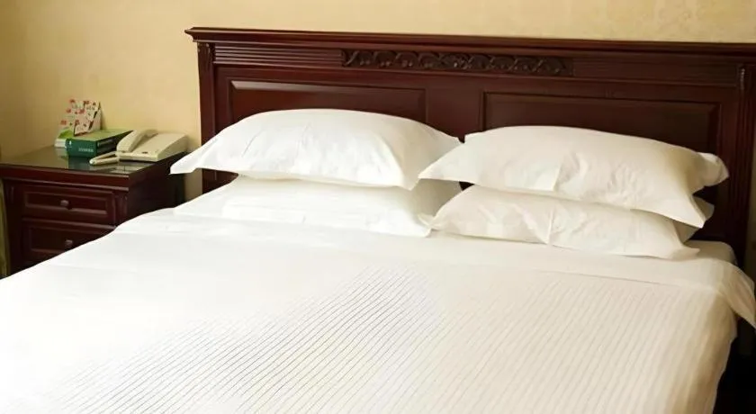 Bed in GreenTree Inn Anhui Fuyang Funan East Huaihe Road Express Hotel