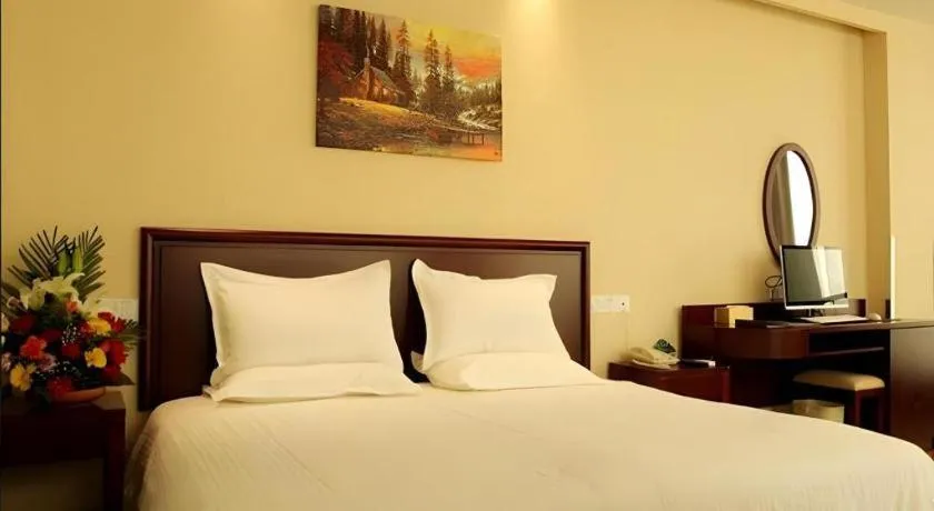 Bed in GreenTree Inn Anhui Fuyang Funan East Huaihe Road Express Hotel