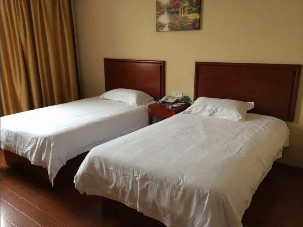 Bed in GreenTree Inn Anhui Fuyang Funan East Huaihe Road Express Hotel