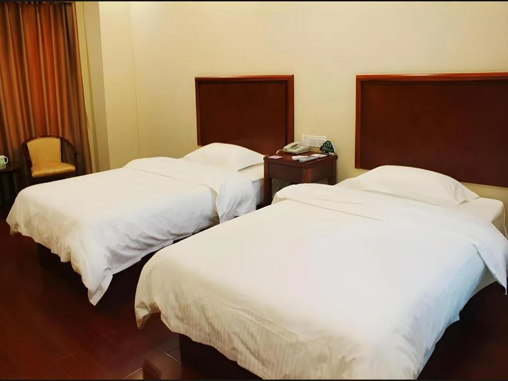 Bed in GreenTree Inn Anhui Fuyang Funan East Huaihe Road Express Hotel