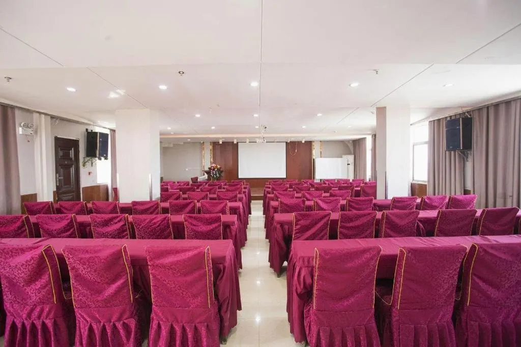 GreenTree Inn Anhui Fuyang Funan East Huaihe Road Express Hotel