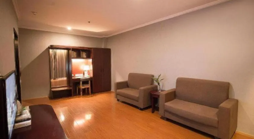 GreenTree Inn Anhui Fuyang Funan East Huaihe Road Express Hotel