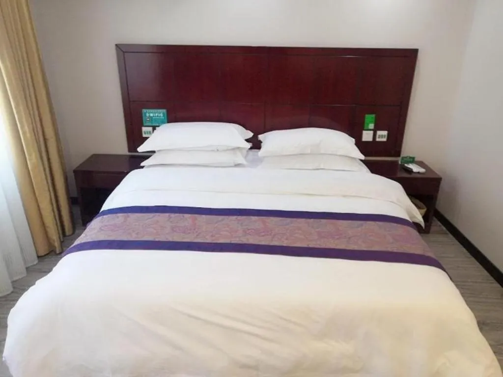 Bed in GreenTree Alliance Gansu Longnan Beishan East Road Hotel