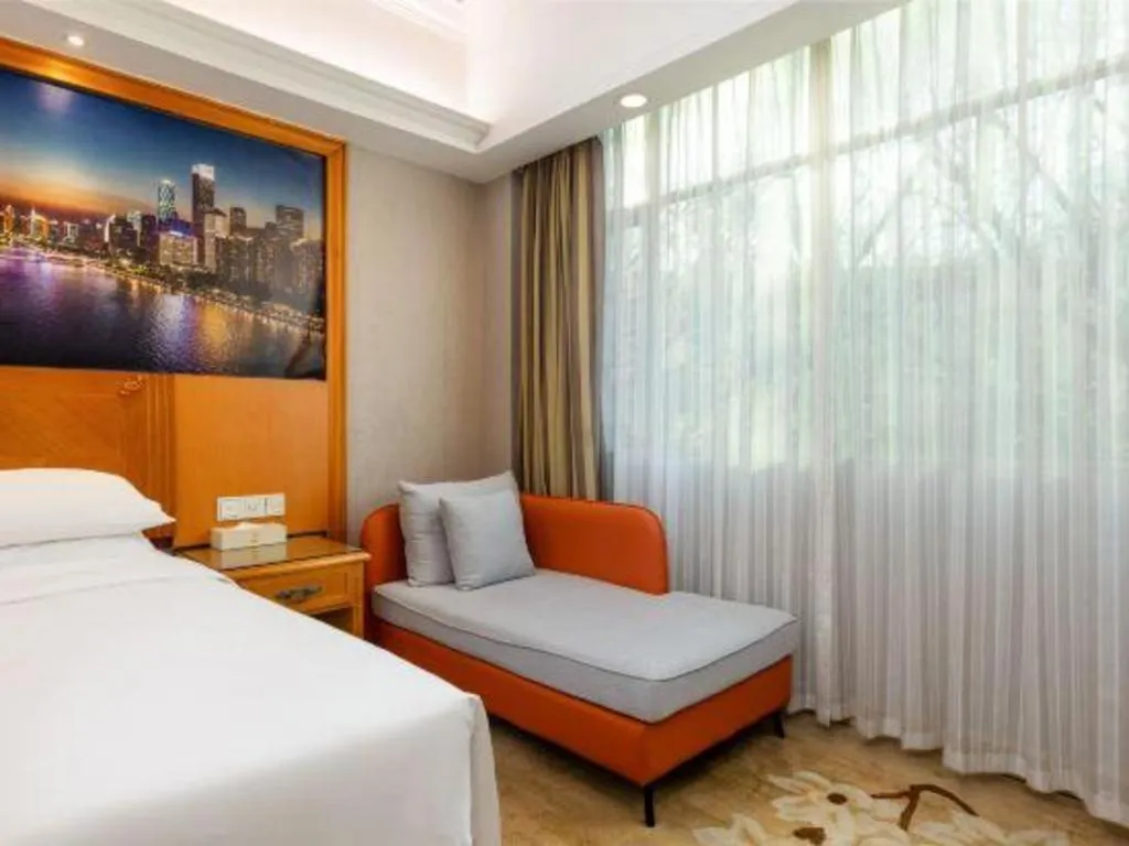 Bed in Vienna Hotel Guangzhou Luochongwei Bus Station Branch