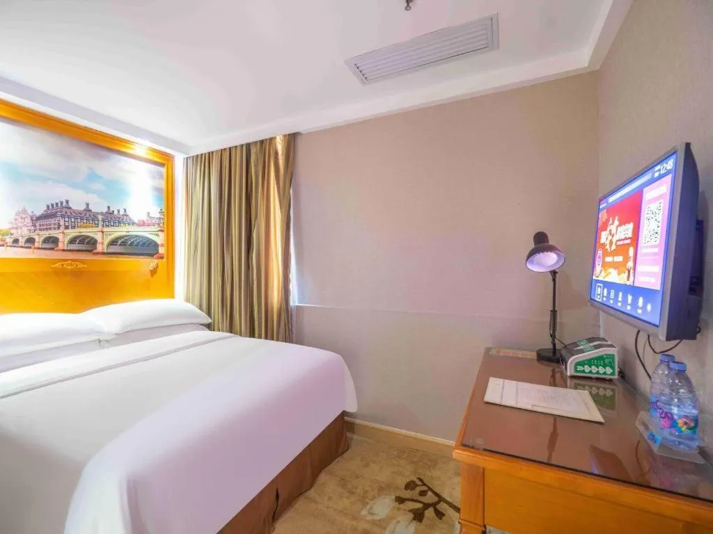 Bed in Vienna Hotel Guangzhou Luochongwei Bus Station Branch