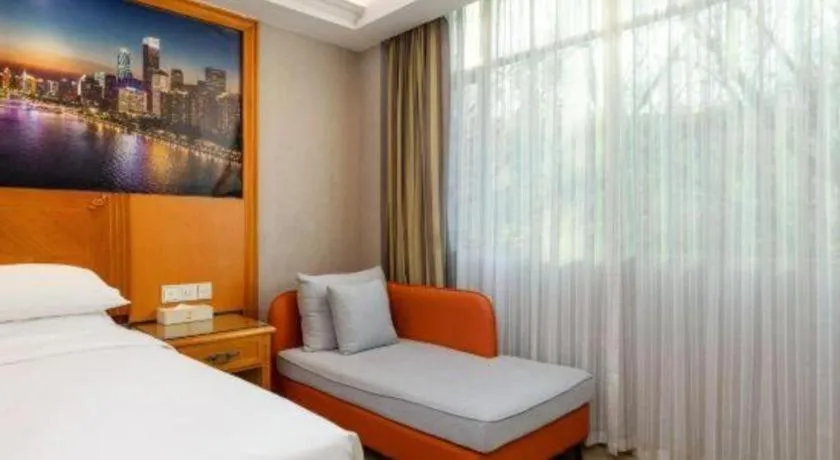Bed in Vienna Hotel Guangzhou Luochongwei Bus Station Branch