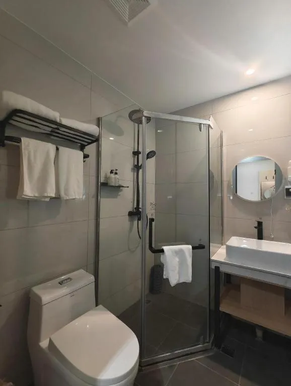 Vatica Tianjin Jinghai Bus Station Home World Plaza Hotel