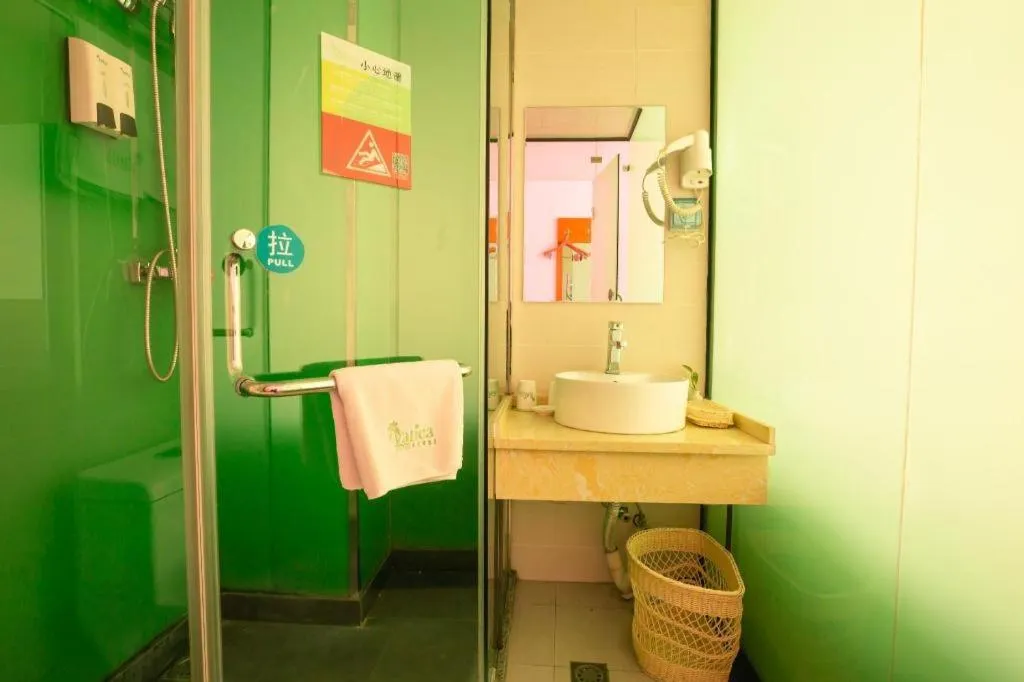 Vatica Tianjin Jinghai Bus Station Home World Plaza Hotel