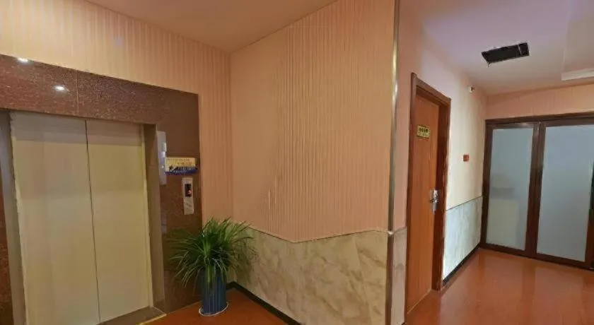 GreenTree Alliance Jiangsu Yangzhou Hanjiang Middle Road Libao Square Hotel