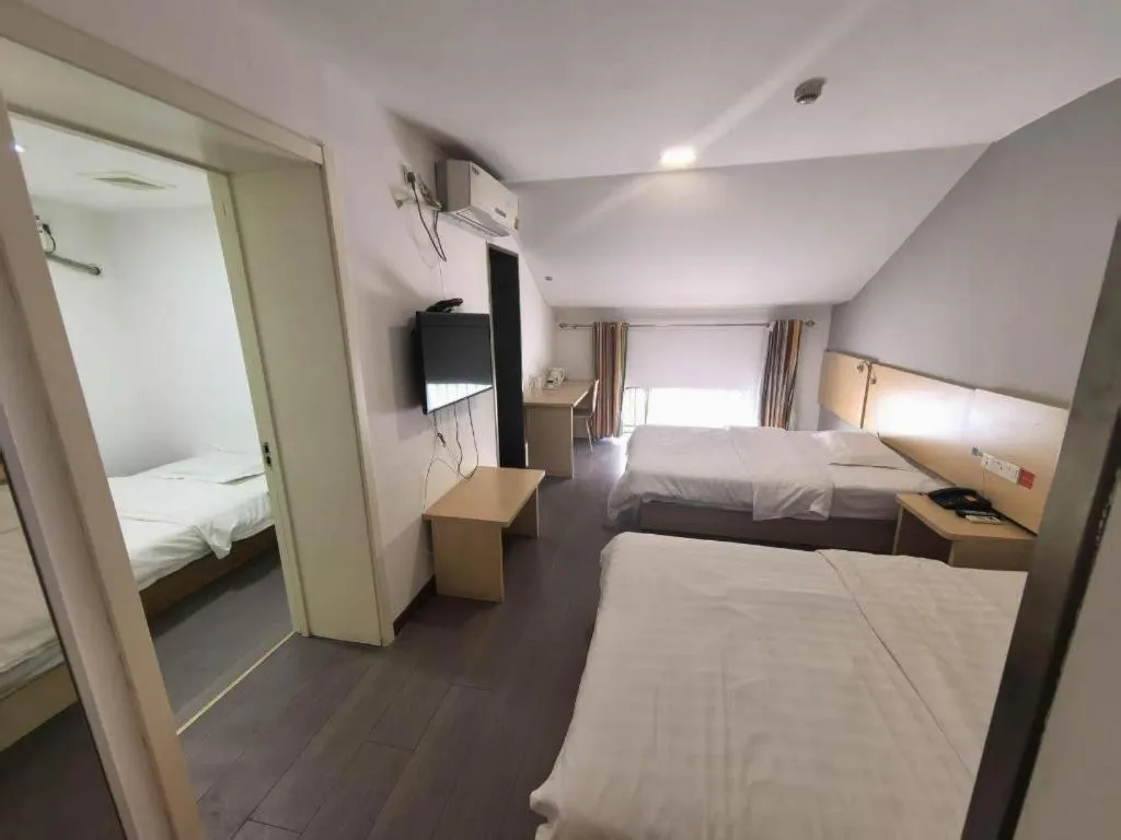 Bed in 7 Days Inn Tianjin Ancient Cultural Street Jinshiqiao Metro Station