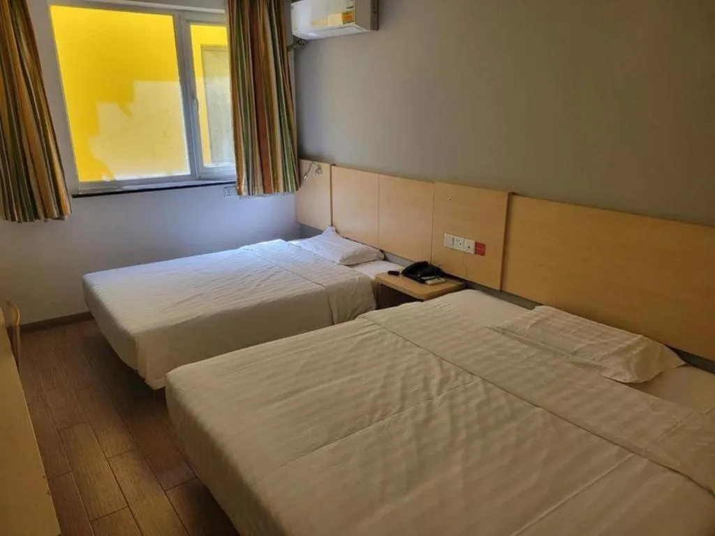 Bed in 7 Days Inn Tianjin Ancient Cultural Street Jinshiqiao Metro Station