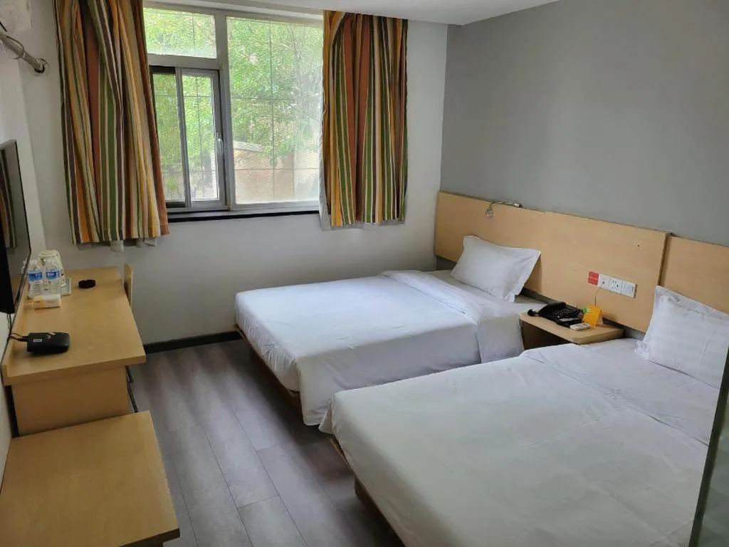 Bed in 7 Days Inn Tianjin Ancient Cultural Street Jinshiqiao Metro Station