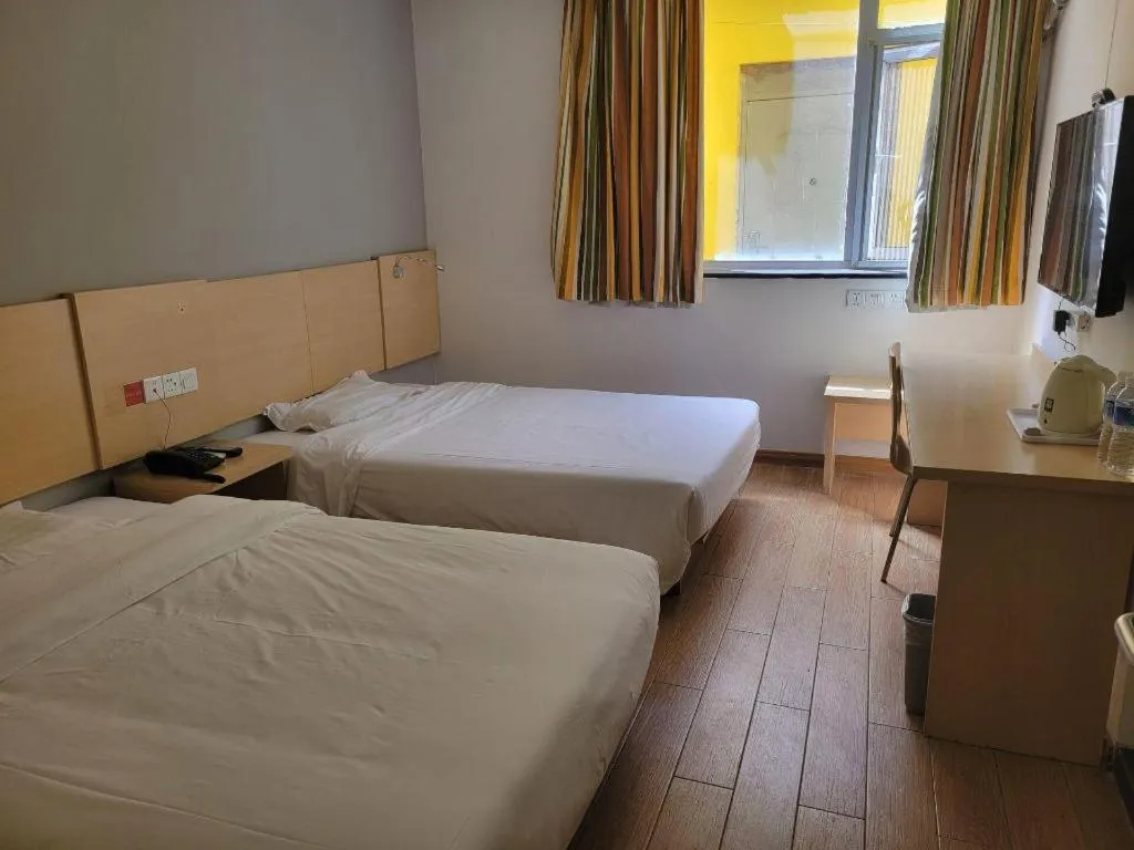 Bed in 7 Days Inn Tianjin Ancient Cultural Street Jinshiqiao Metro Station