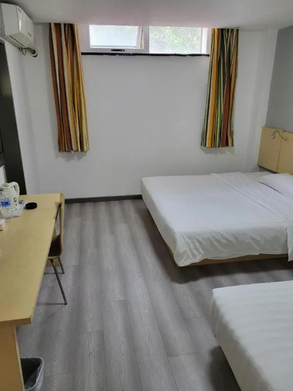 Bed in 7 Days Inn Tianjin Ancient Cultural Street Jinshiqiao Metro Station