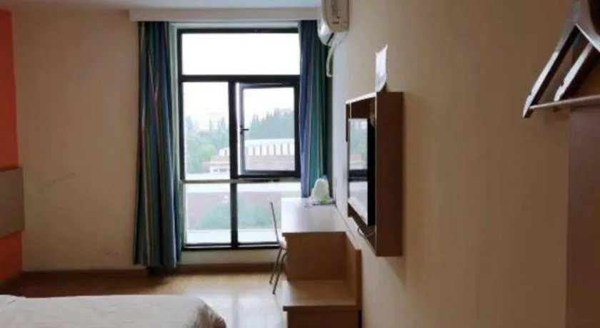 Bed in 7 Days Inn Shanghai Minhang Dongchuan Road Jiaotong University
