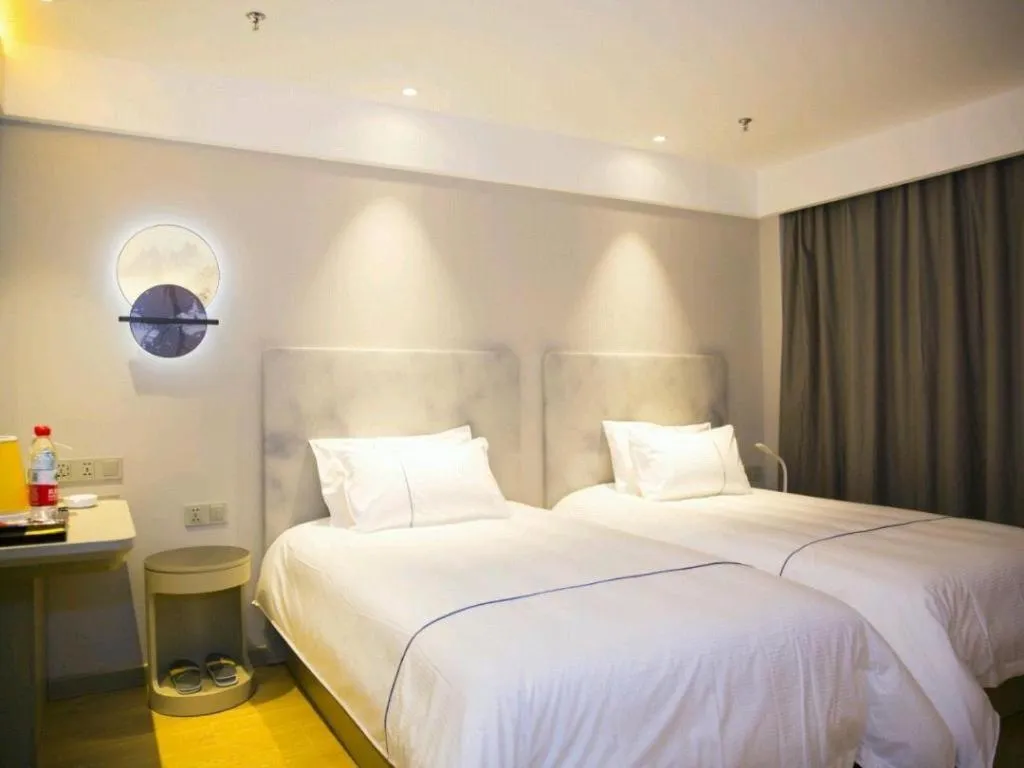 Bed in Jinjiang Inn Baotou Salaqi Railway Station