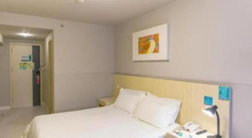 Bed in Jinjiang Inn Baotou Salaqi Railway Station