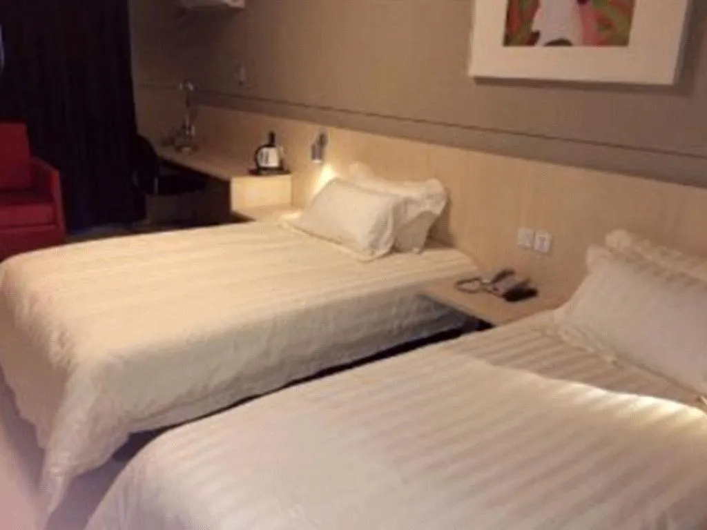 Bed in Jinjiang Inn Baotou Salaqi Railway Station