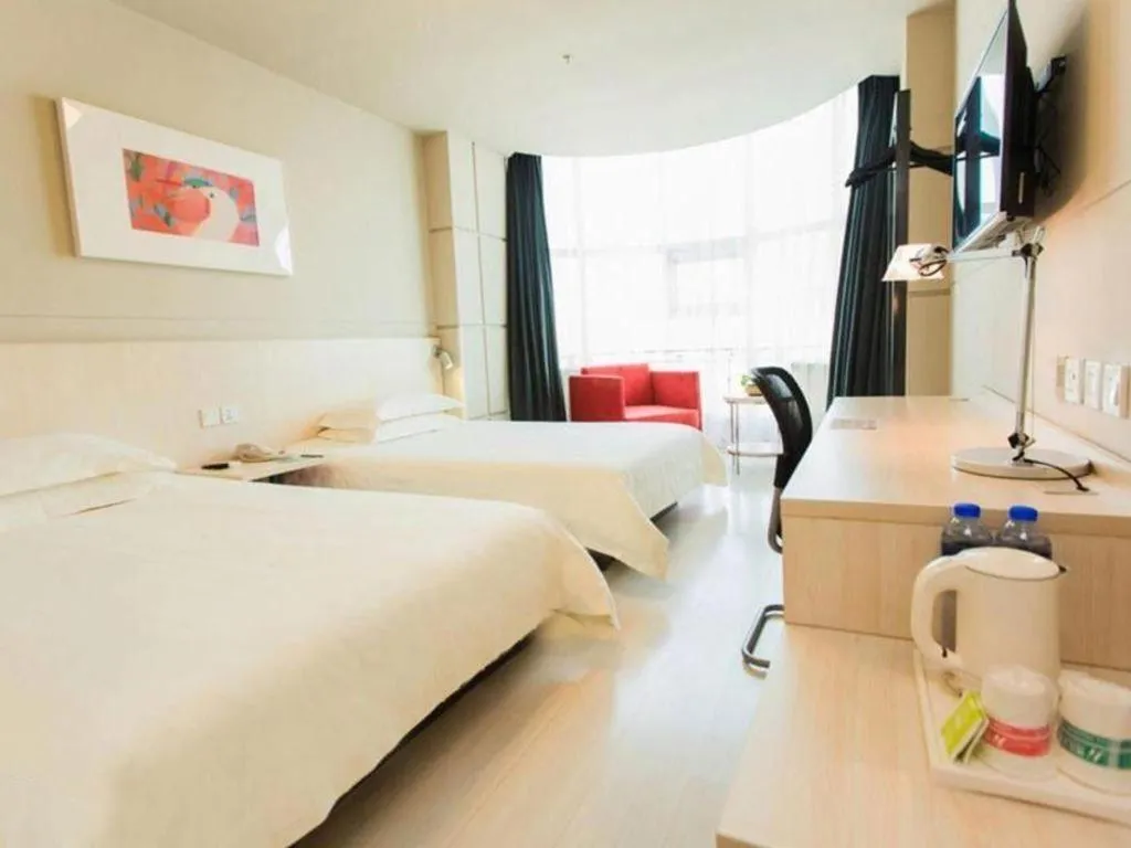 Bed in Jinjiang Inn Hohhot Dazhao Hospital Metro Station