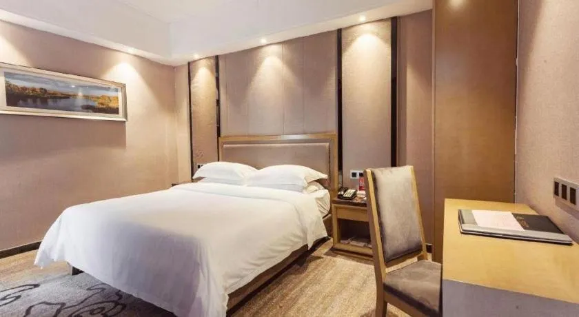 Bed in Guangzhou Rongjin hotel