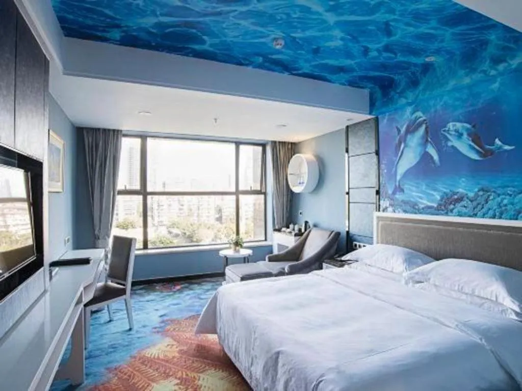 Bed in Guangzhou Rongjin hotel