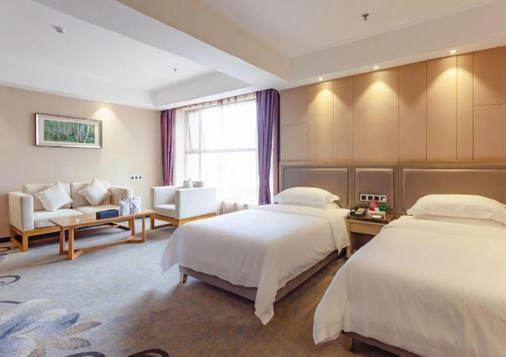 Bed in Guangzhou Rongjin hotel