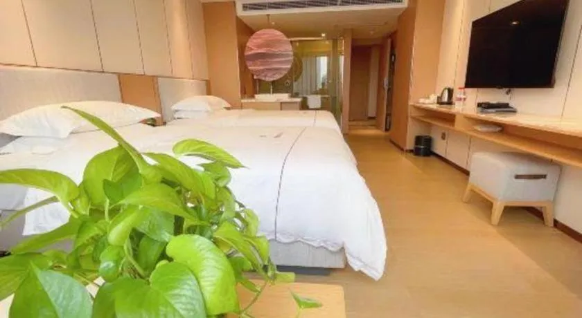 Bed in Guangzhou Rongjin hotel