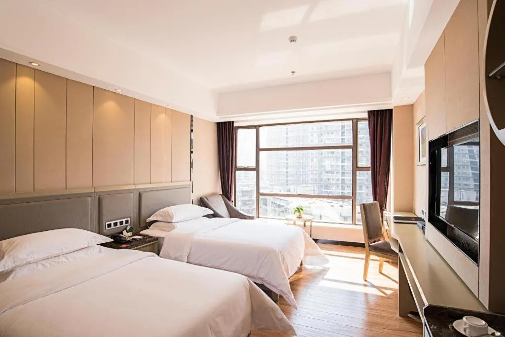 Bed in Guangzhou Rongjin hotel