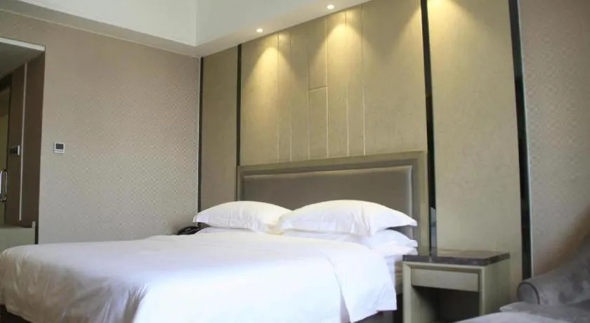 Bed in Guangzhou Rongjin hotel
