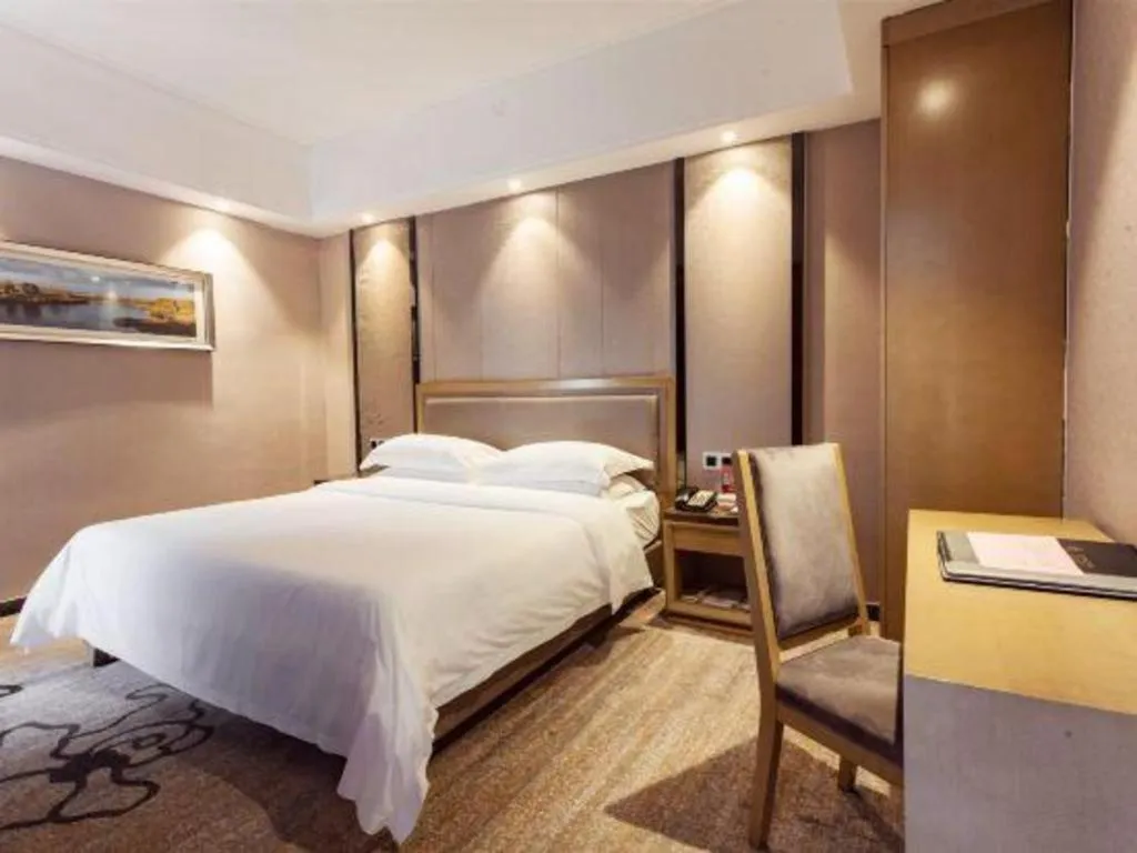 Bed in Guangzhou Rongjin hotel