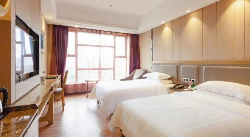 Bed in Guangzhou Rongjin hotel