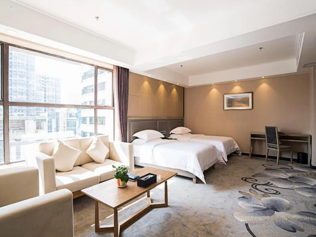 Bed in Guangzhou Rongjin hotel