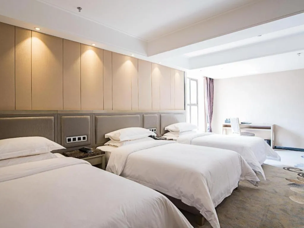 Bed in Guangzhou Rongjin hotel