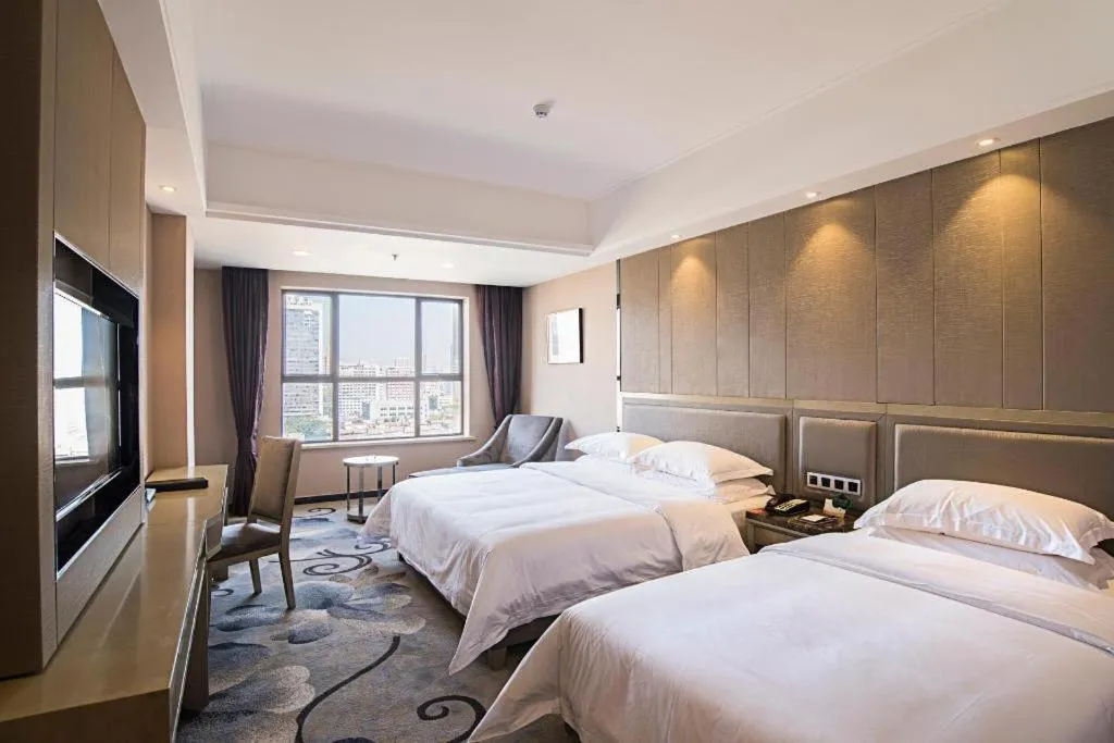 Bed in Guangzhou Rongjin hotel