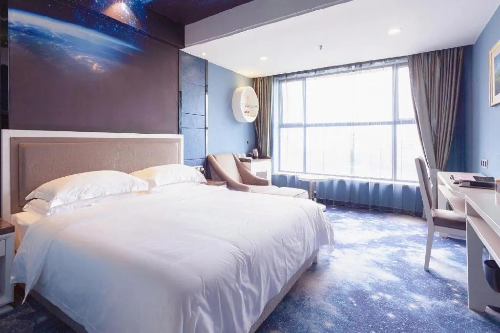 Bed in Guangzhou Rongjin hotel