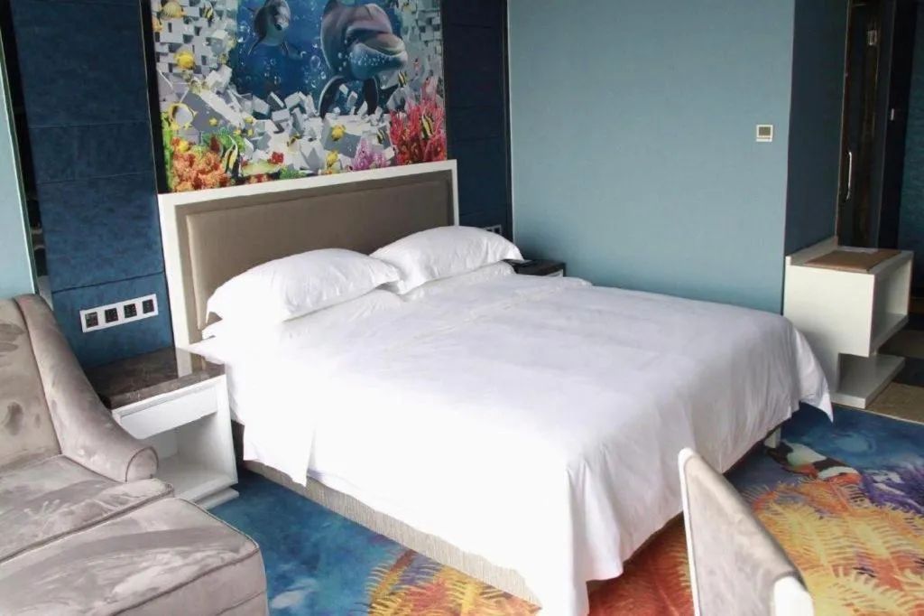 Bed in Guangzhou Rongjin hotel