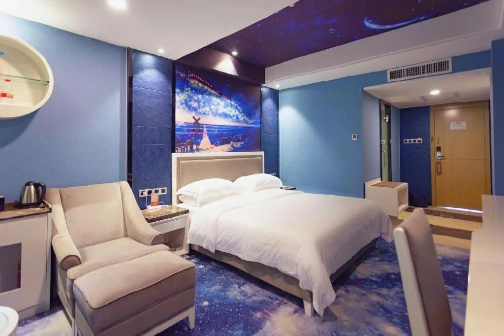 Bed in Guangzhou Rongjin hotel