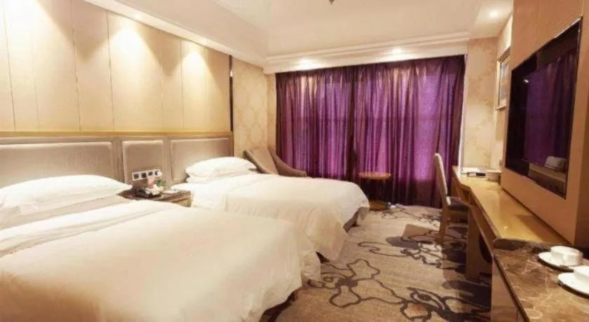 Bed in Guangzhou Rongjin hotel
